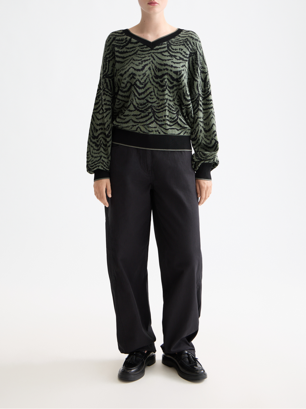 Jacquard V-neck pullover