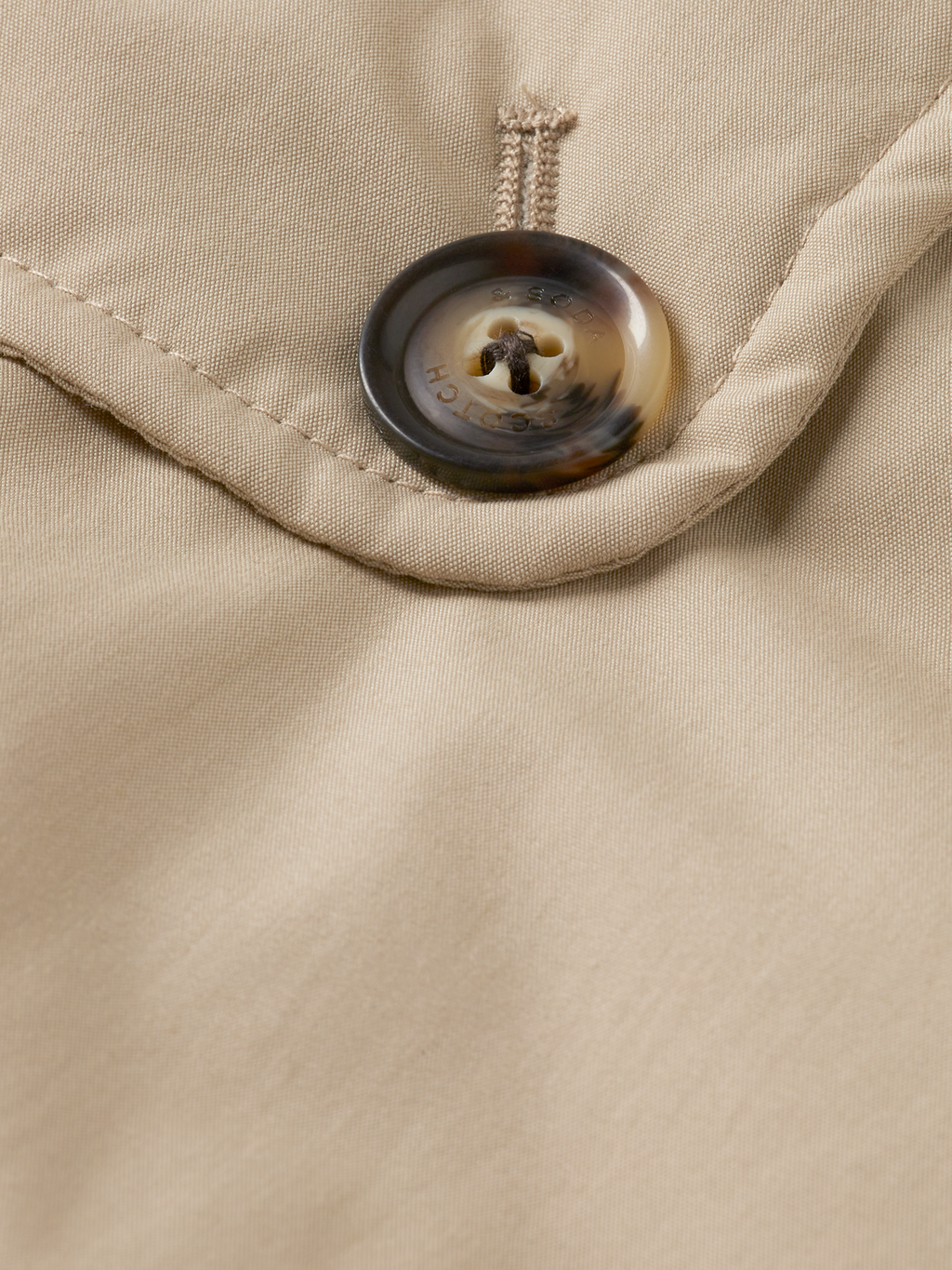 Lightweight padded poplin trench