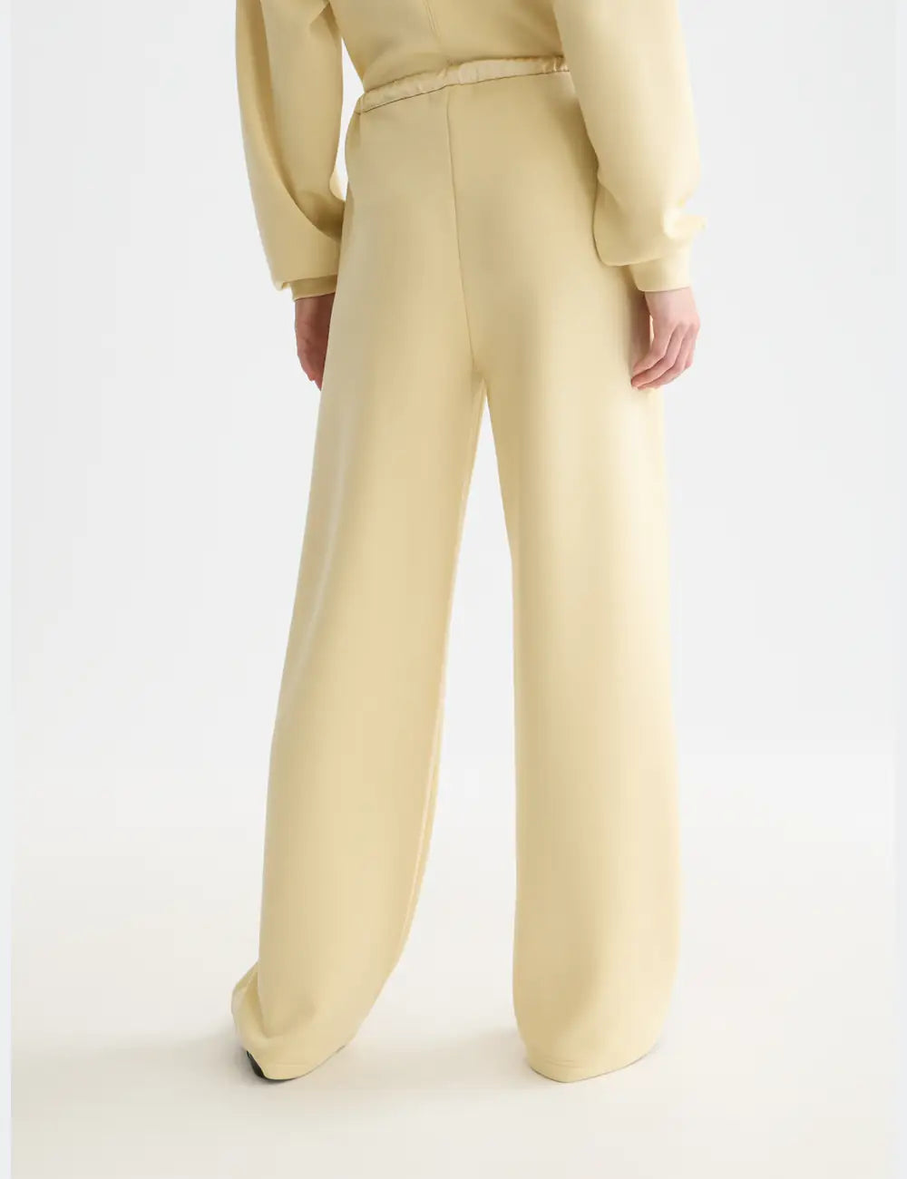 Modal Sweatpants detail shot of fabric and craftsmanship by Scotch & Soda