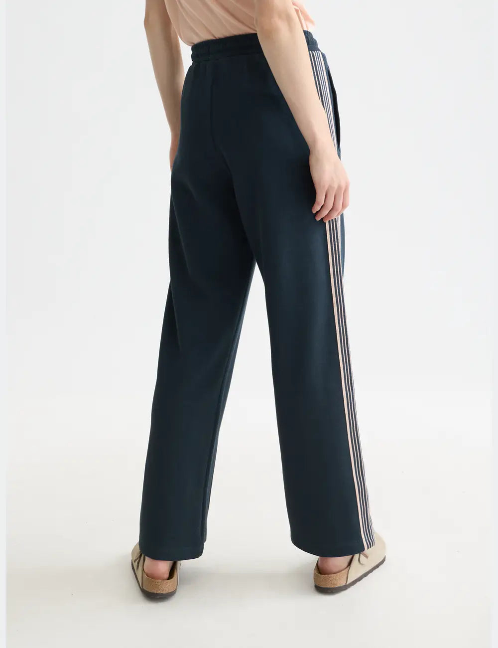 Interlock Sweatpants detail shot of fabric and craftsmanship by Scotch & Soda