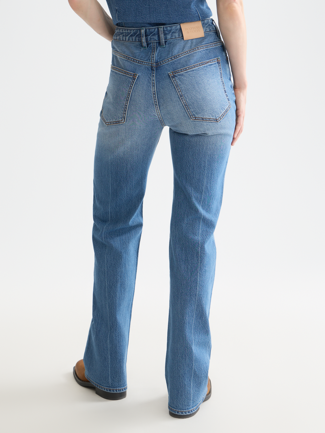 The Glow bootcut denim