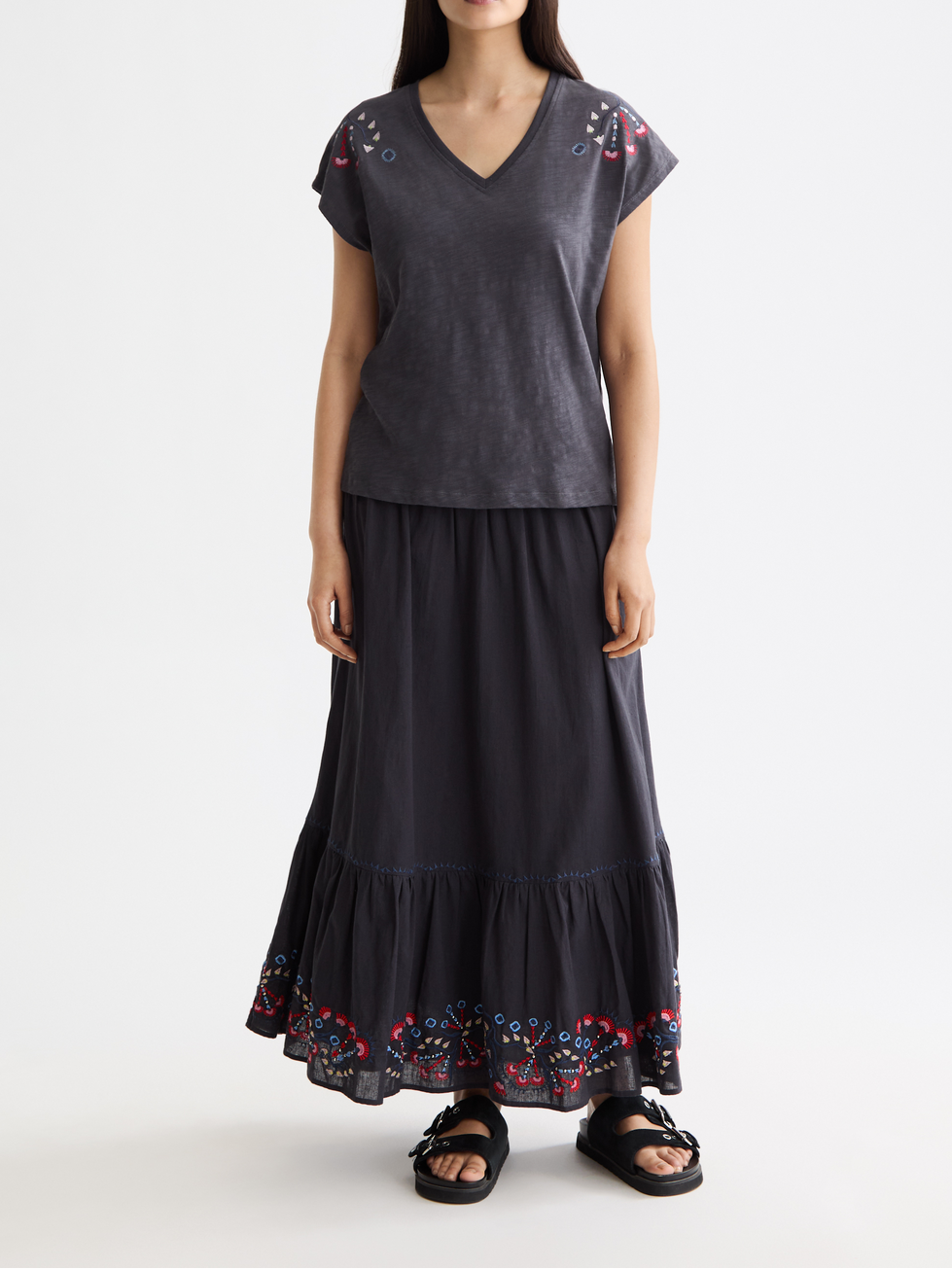 Embroidered V-neck T-shirt