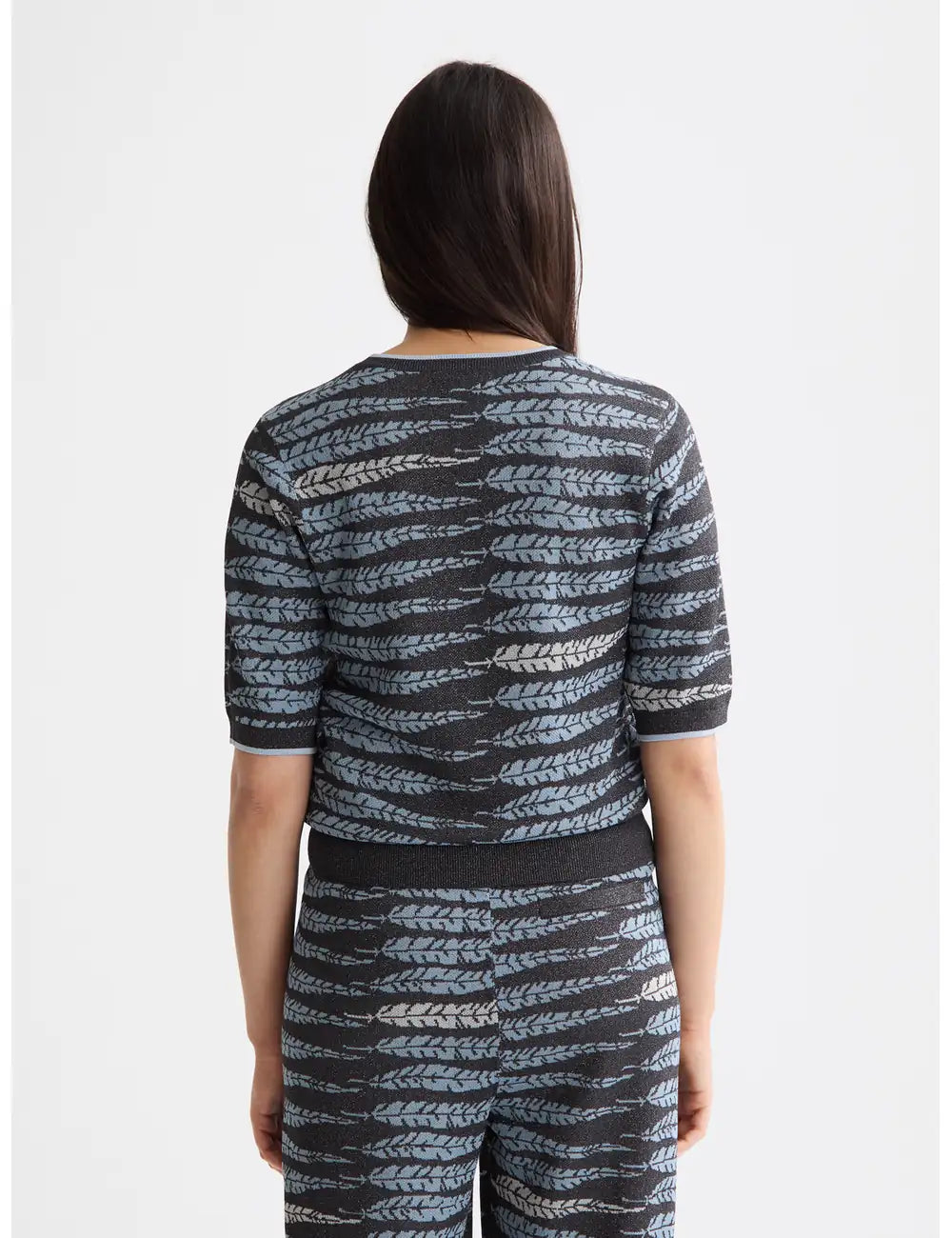 Lurex Jacquard Tee detail shot showing fabric and craftsmanship by Scotch & Soda