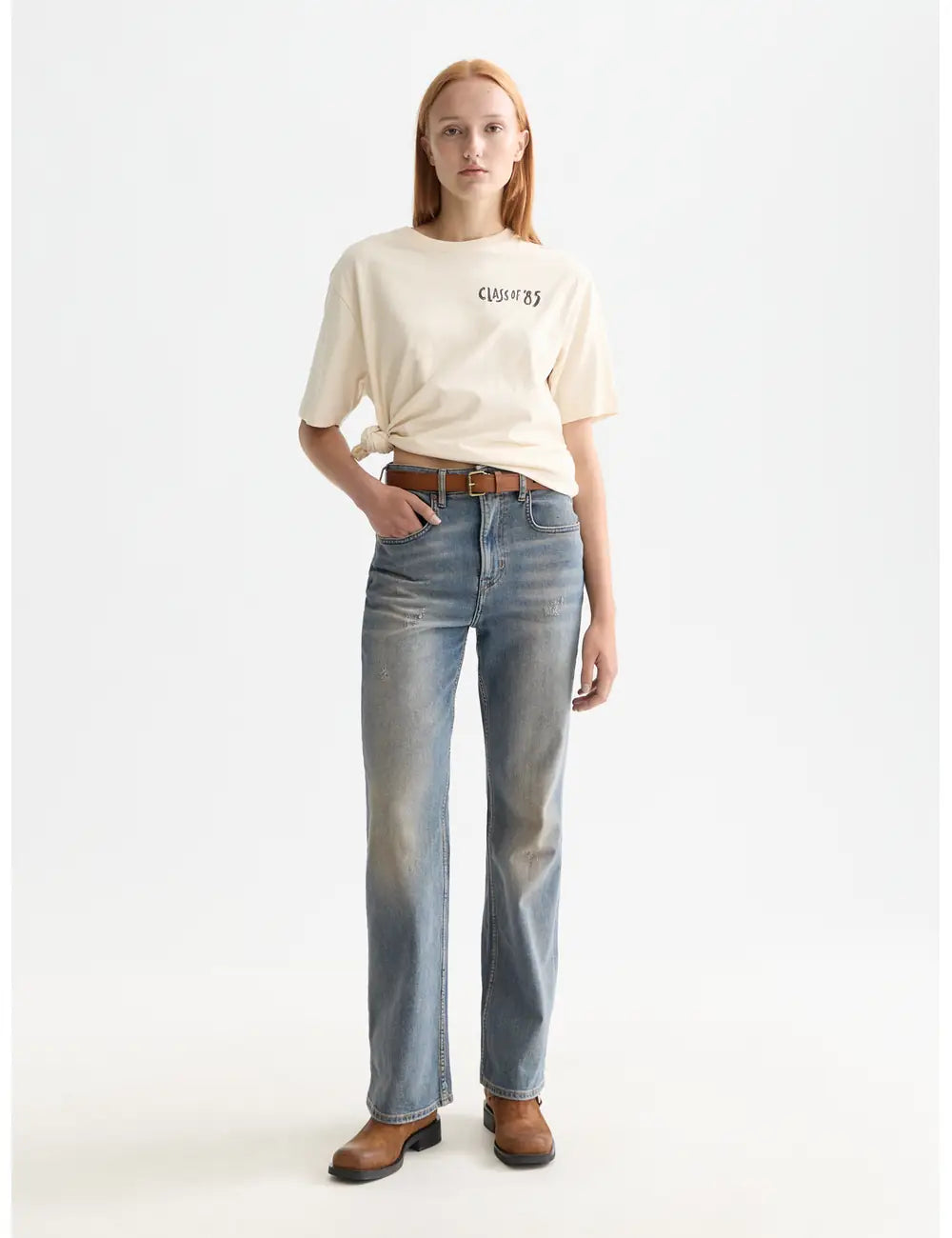 Washed Artwork Loose Fit full model shot showing overall fit by Scotch & Soda