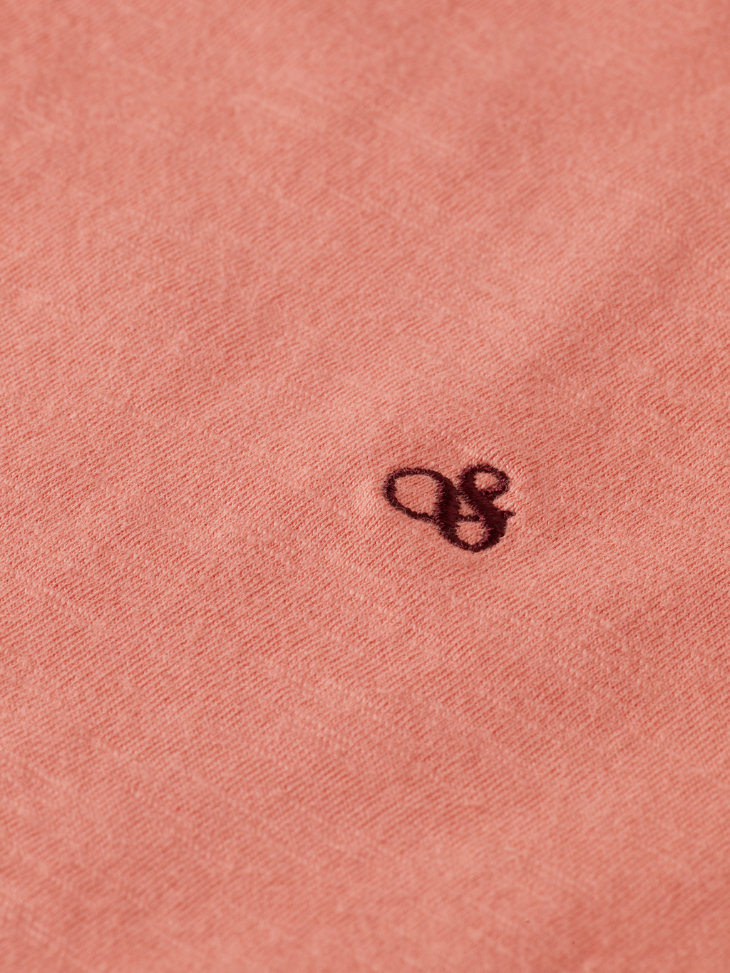 V-neck logo embroidery t-shirt