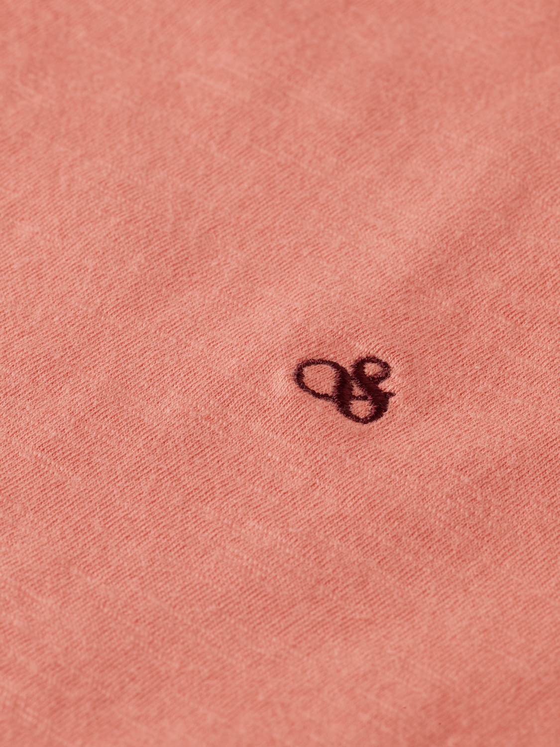 V-neck logo embroidery t-shirt