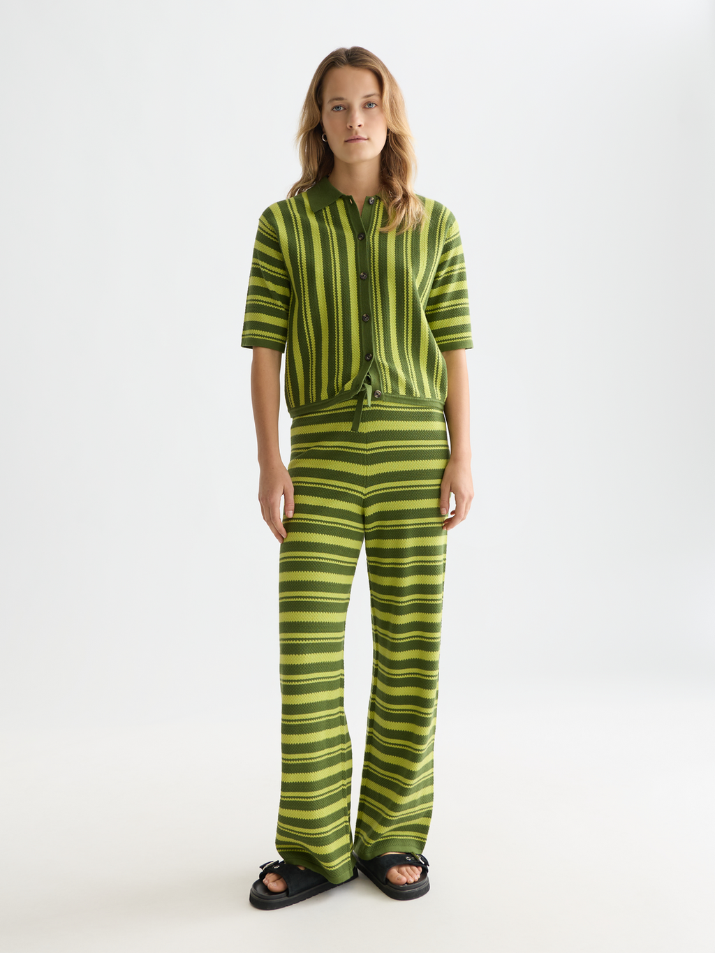 Textured vertical stripe knitted top