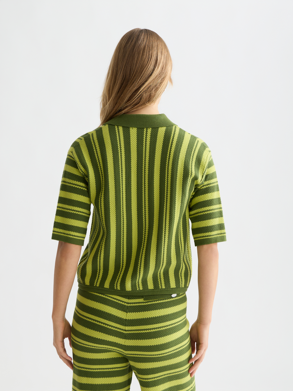 Textured vertical stripe knitted top