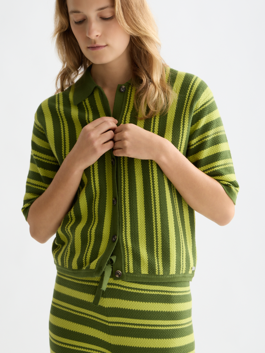 Textured vertical stripe knitted top