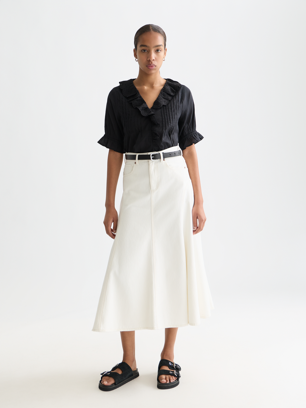 Embroidered short sleeve