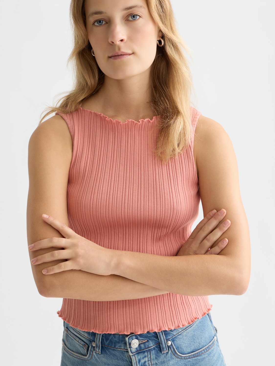Structured rib tank
