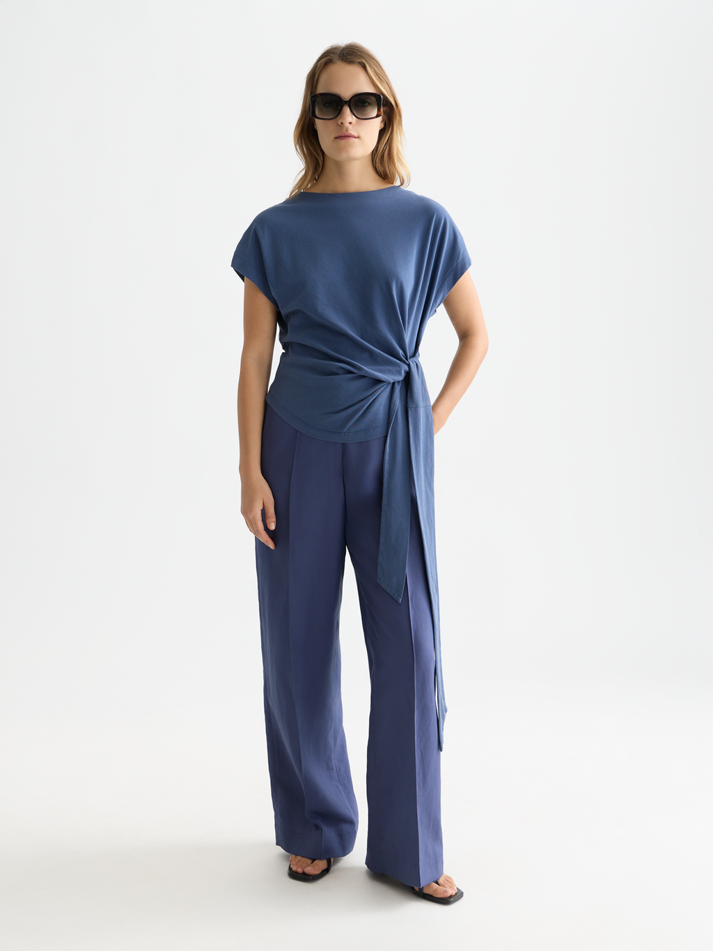 Knotted slash neck T-shirt