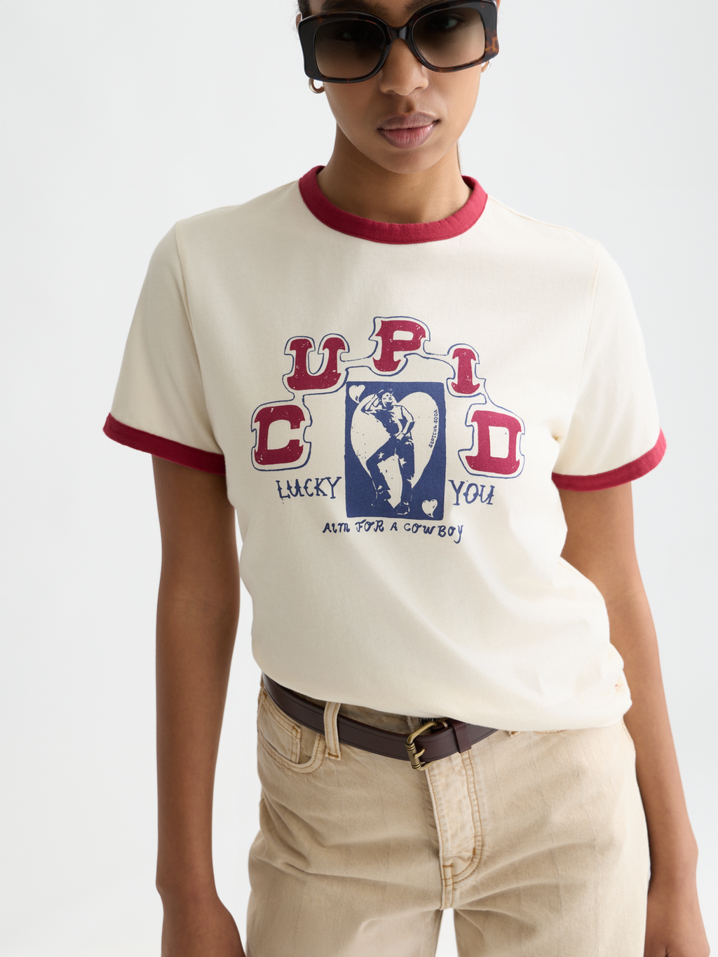 T-shirt with contrast binding