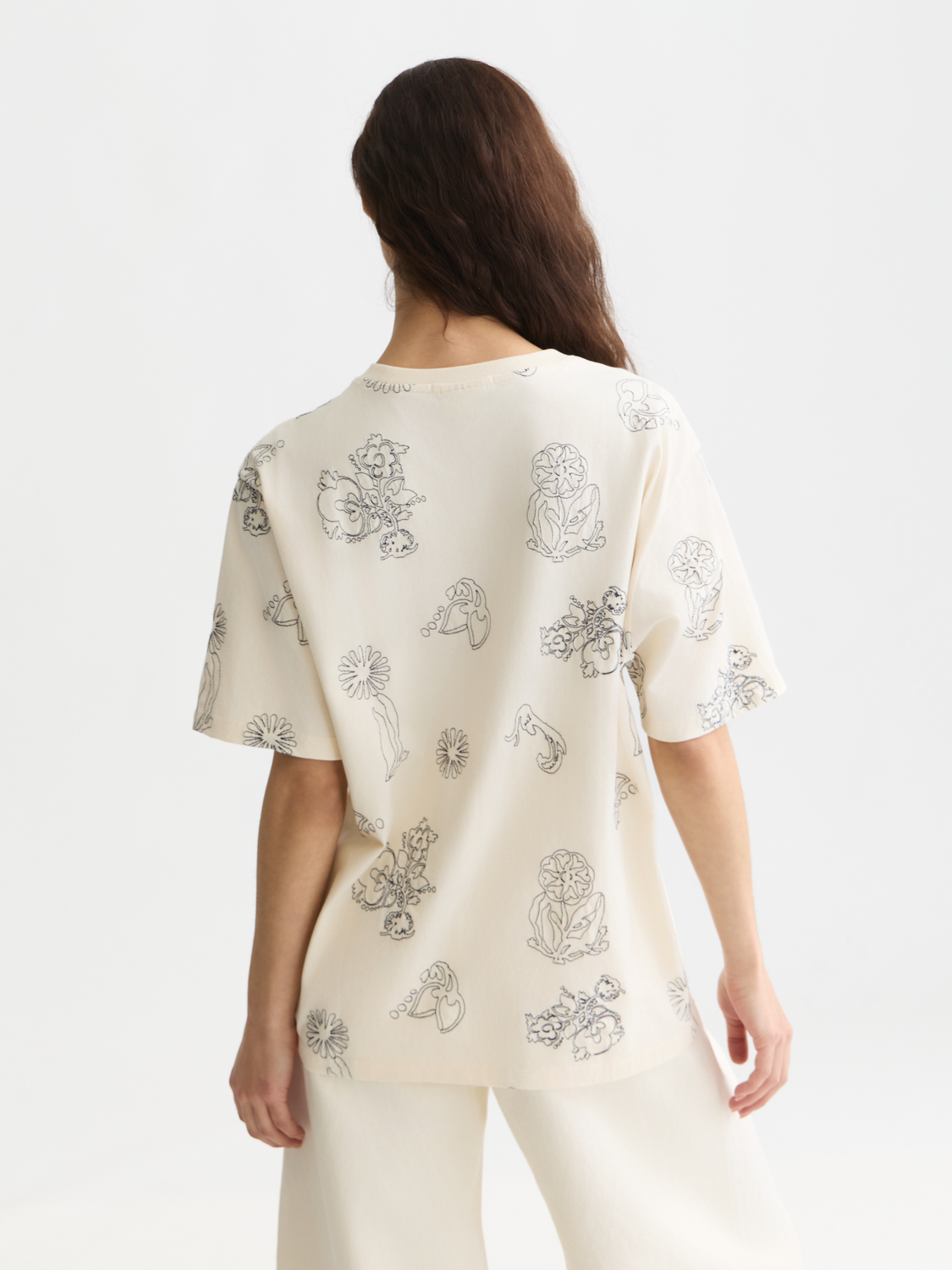 Embroidered loose T-shirt