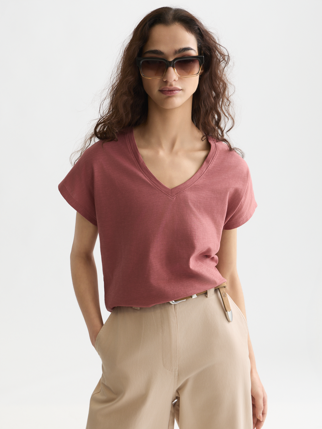 Ampersand embroidery V-neck T-shirt