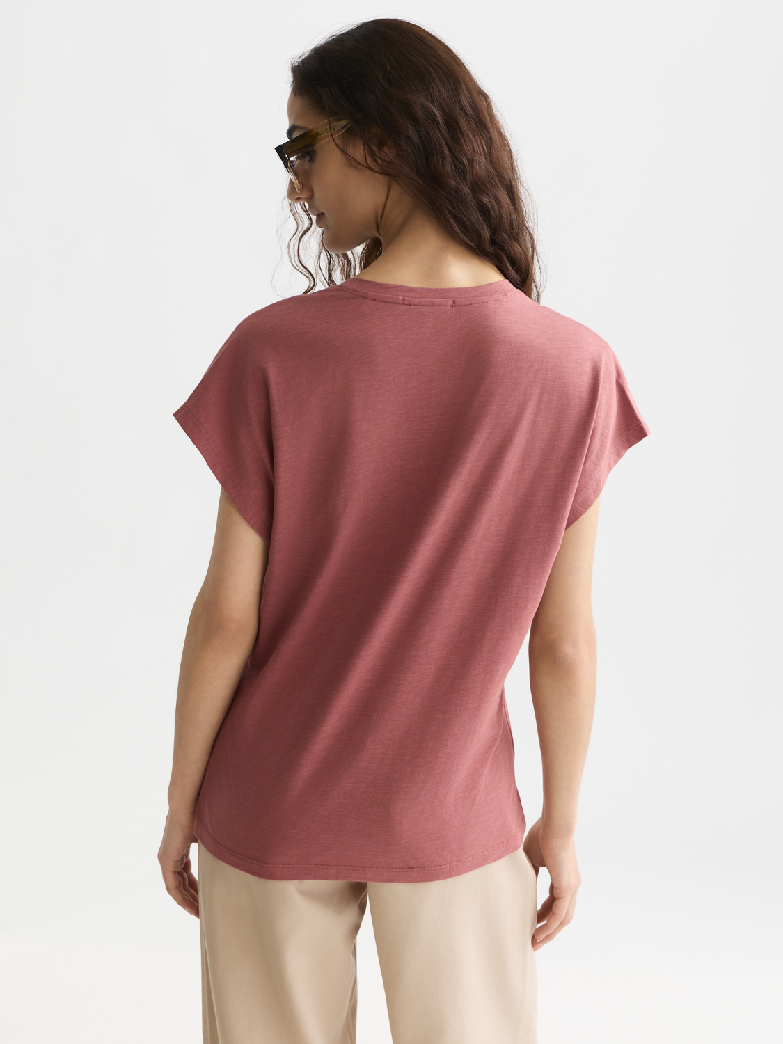 Ampersand embroidery V-neck T-shirt