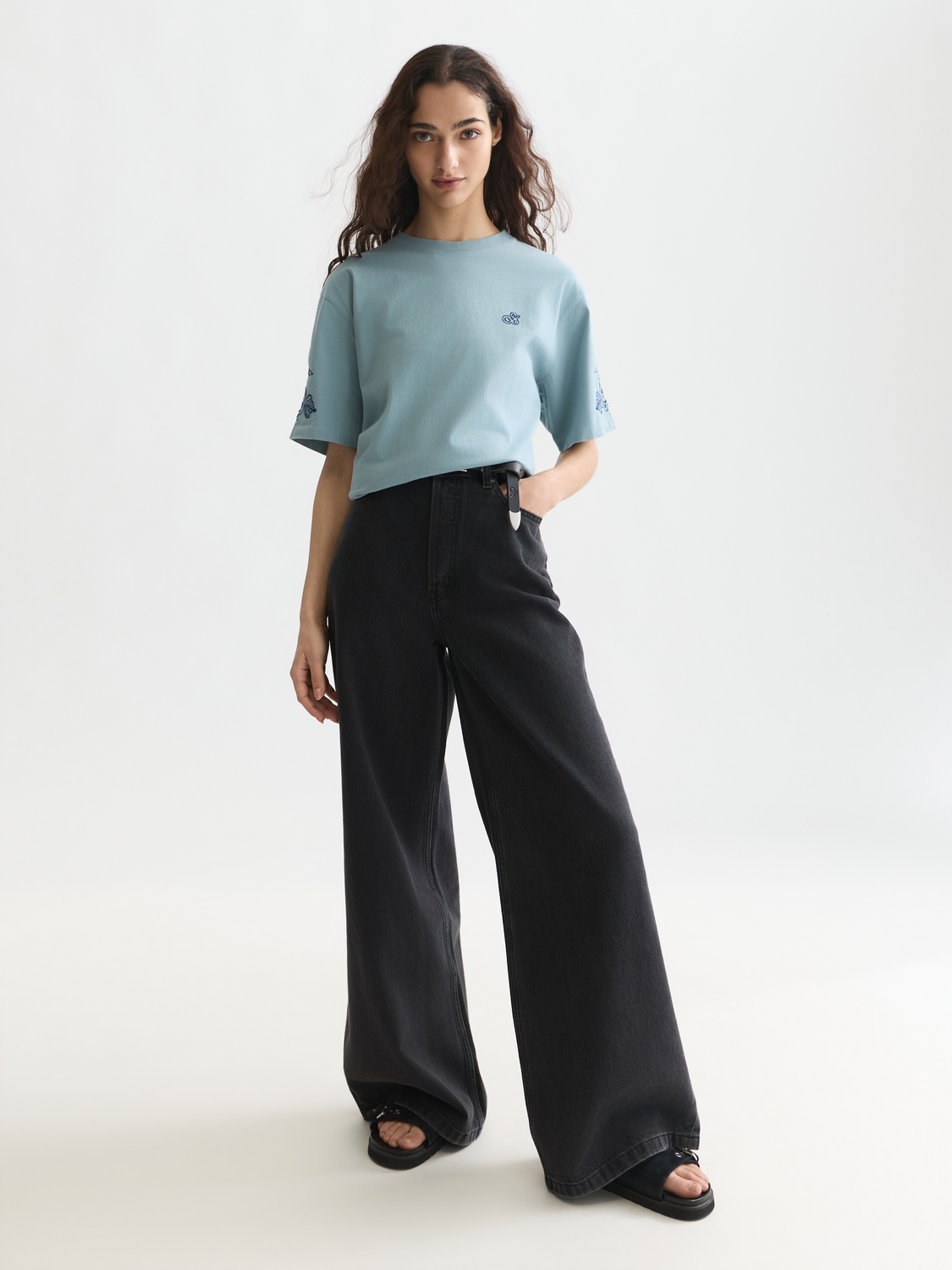Embroidered loose T-shirt