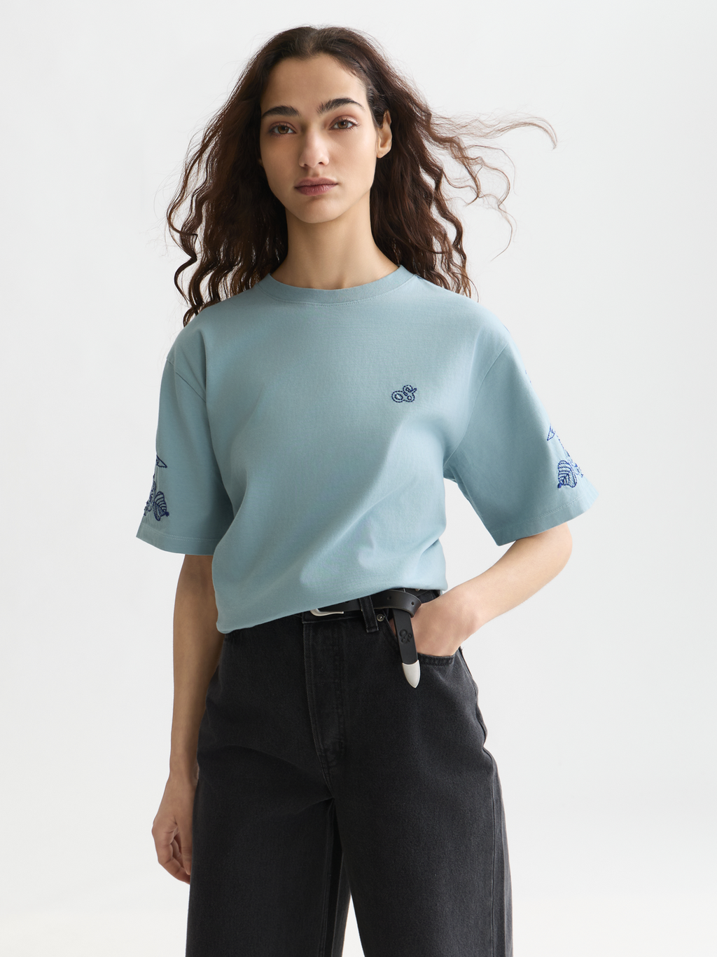 Embroidered loose T-shirt