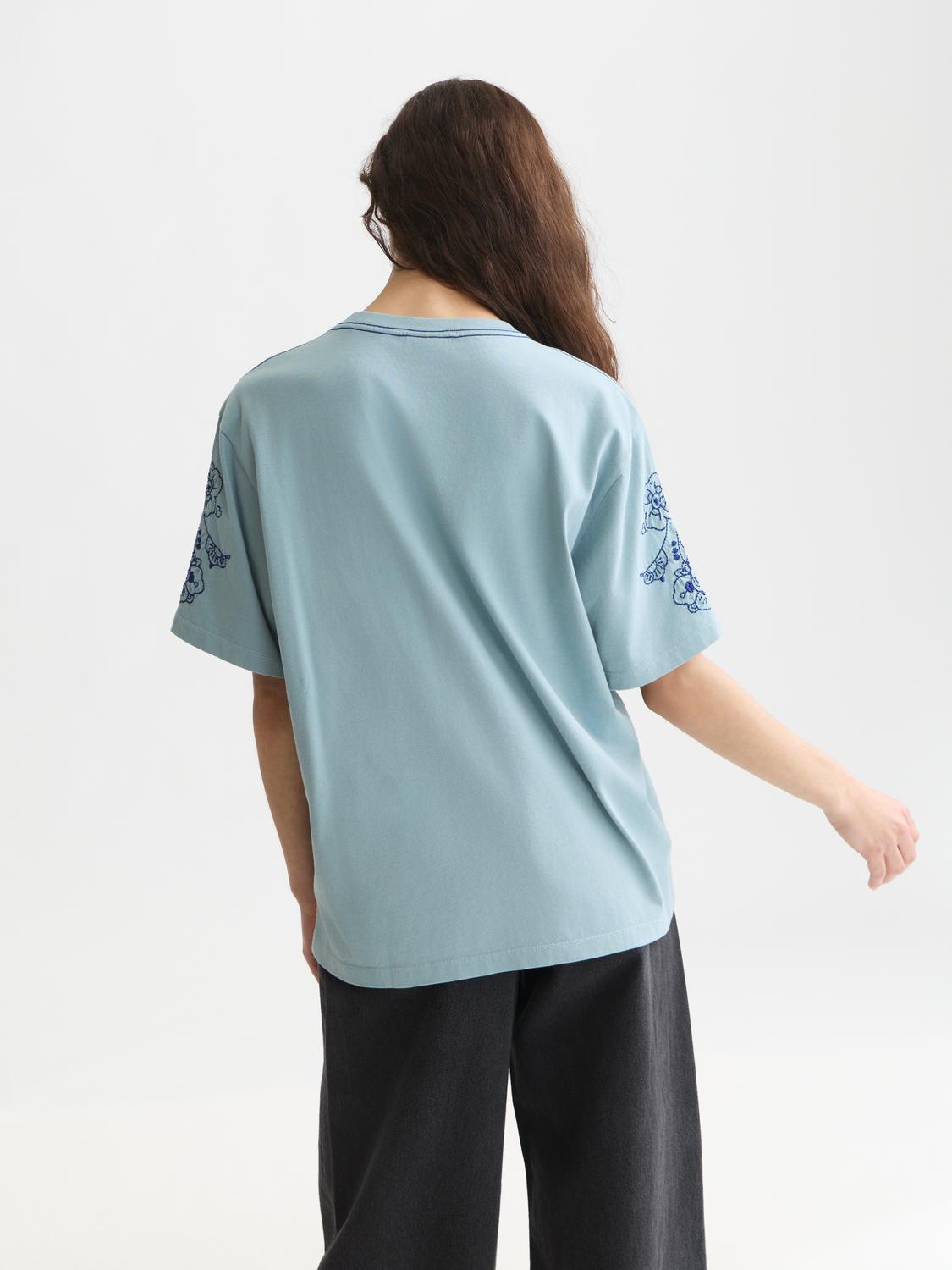 Embroidered loose T-shirt