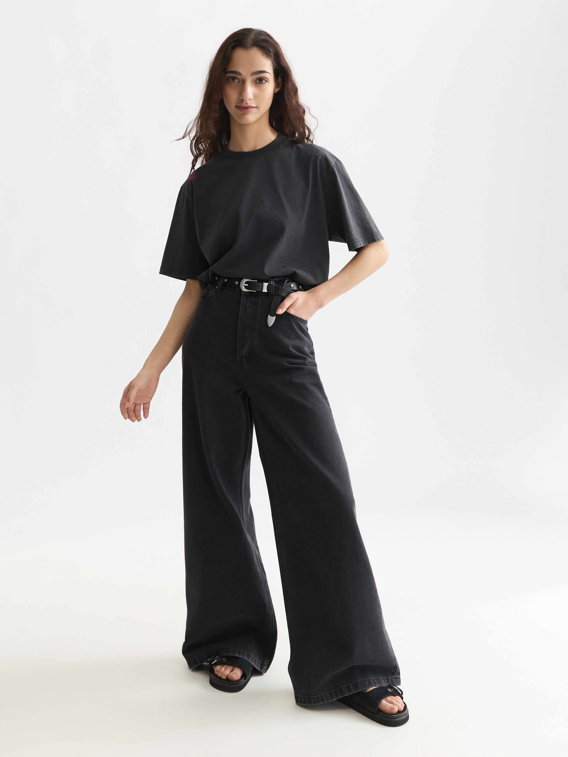 Embroidered washed loose t-shirt
