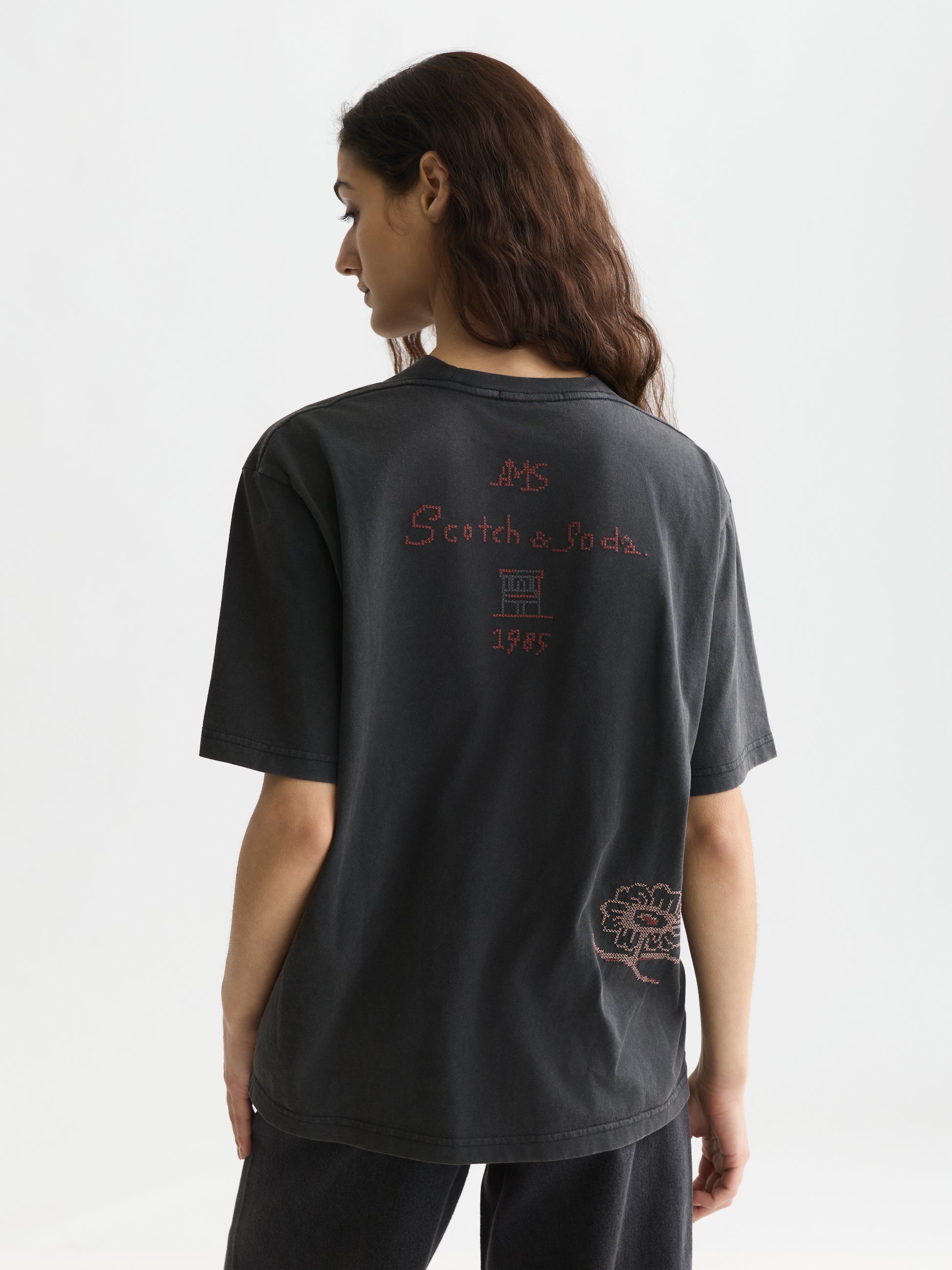 Embroidered washed loose t-shirt