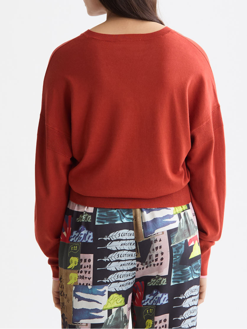 V-neck relaxed pullover
