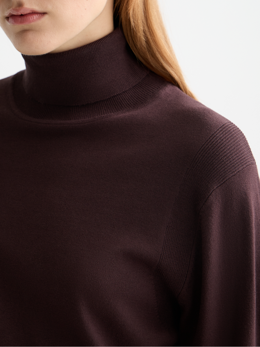Relaxed roll neck pullover
