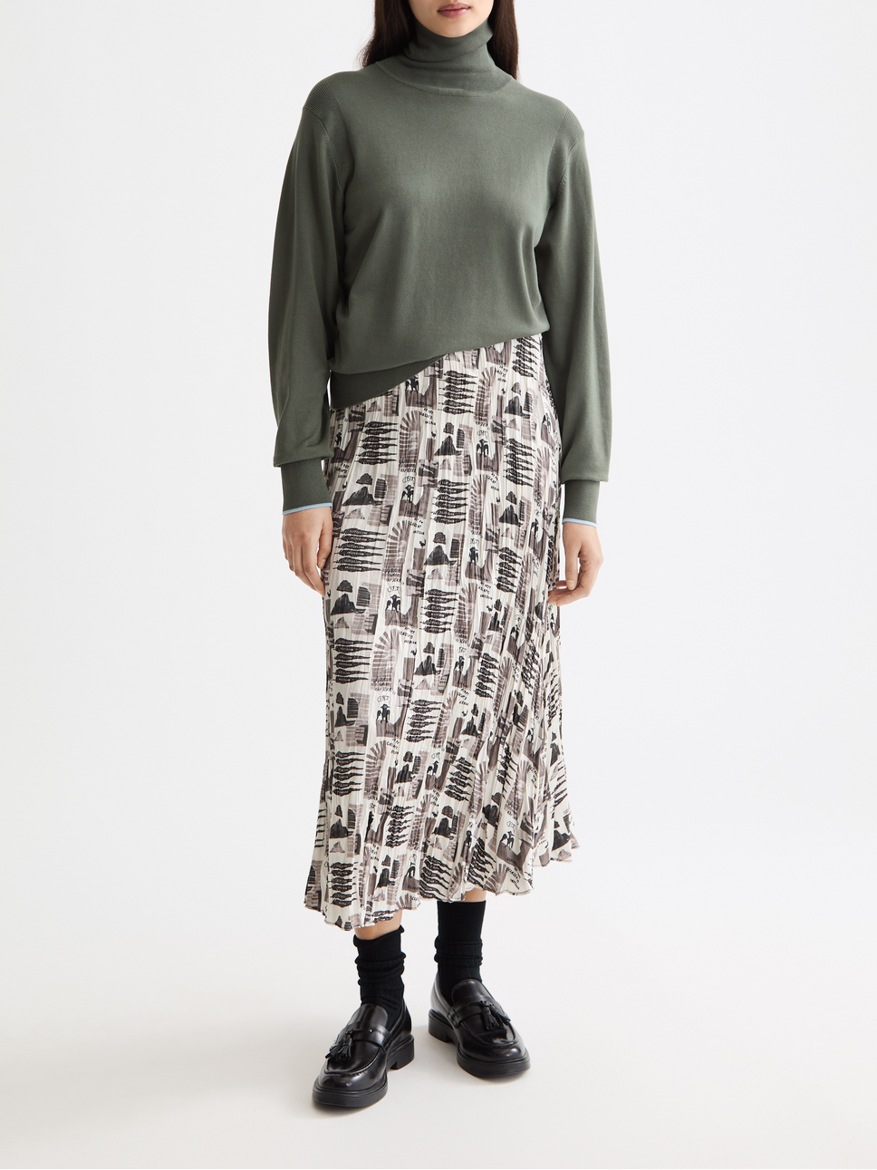 Relaxed roll neck pullover