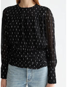 Fil Coupe Top detail shot showing fabric and craftsmanship by Scotch & Soda