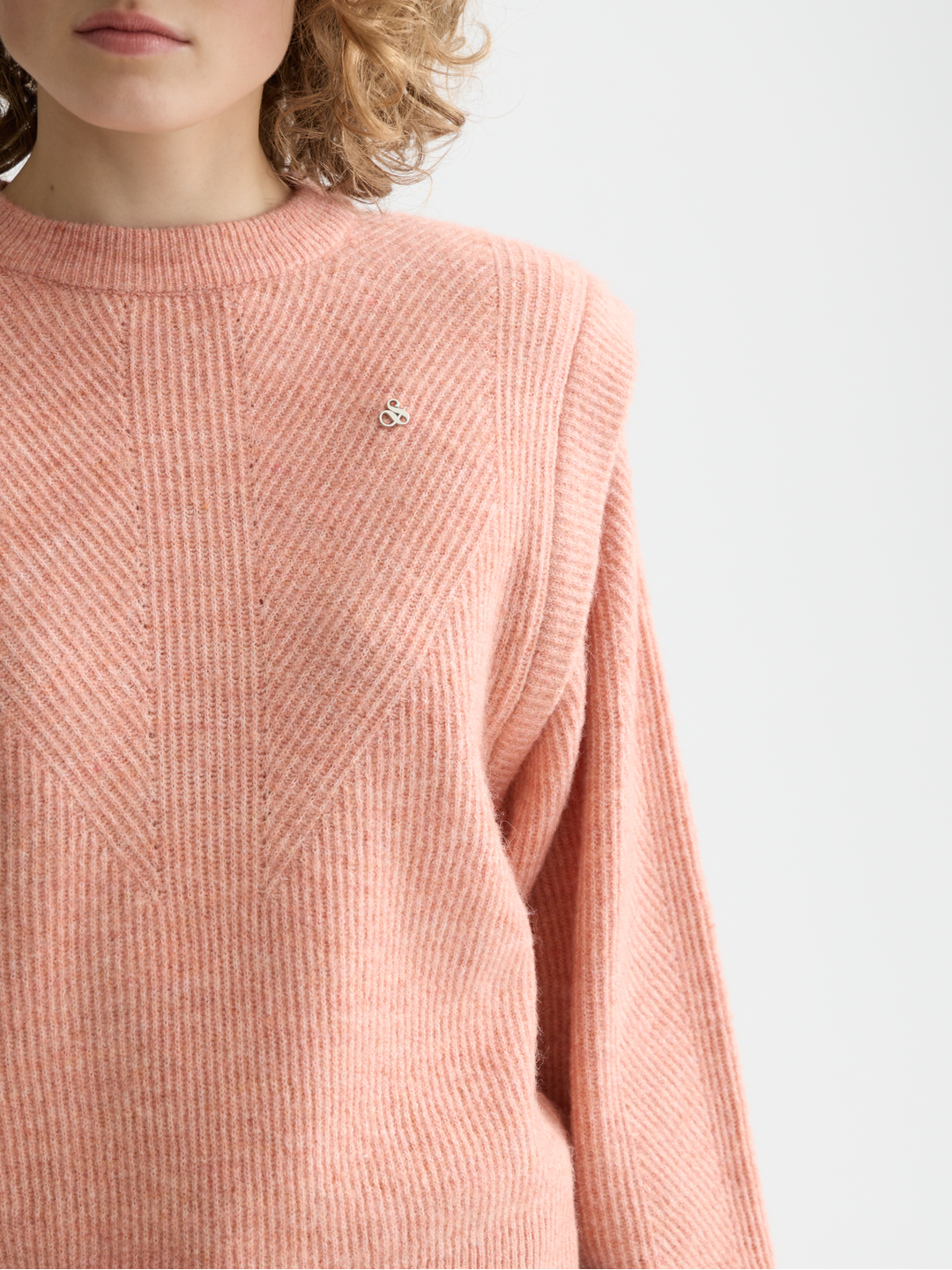 Shoulder detail crew neck pullover