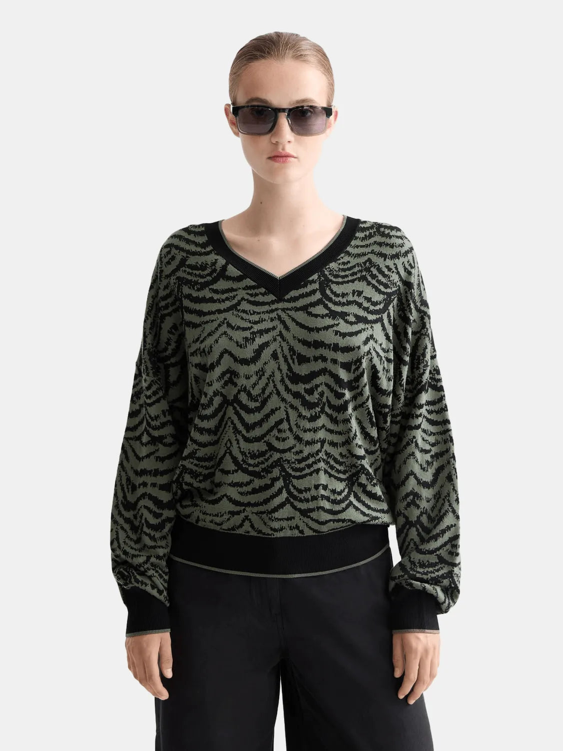 Jacquard V Neck Pullover Image 4 - Scotch & Soda