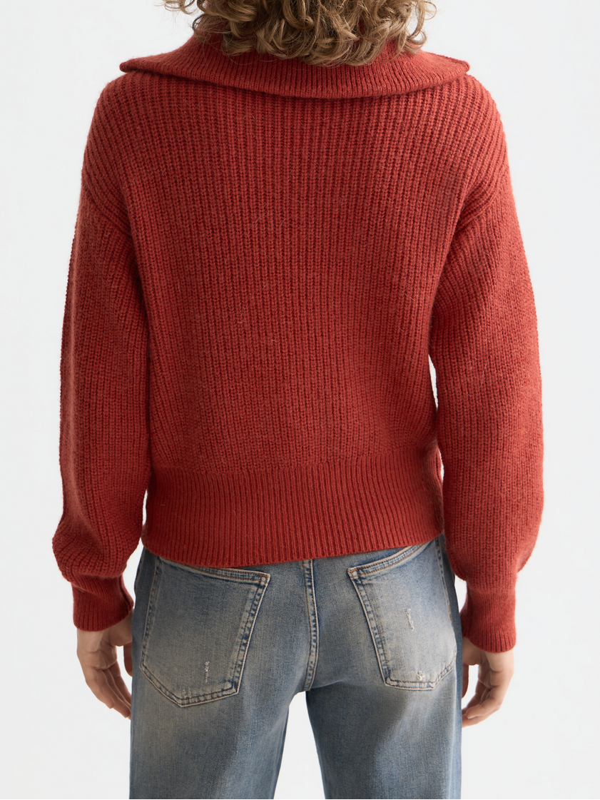 Half zip pullover