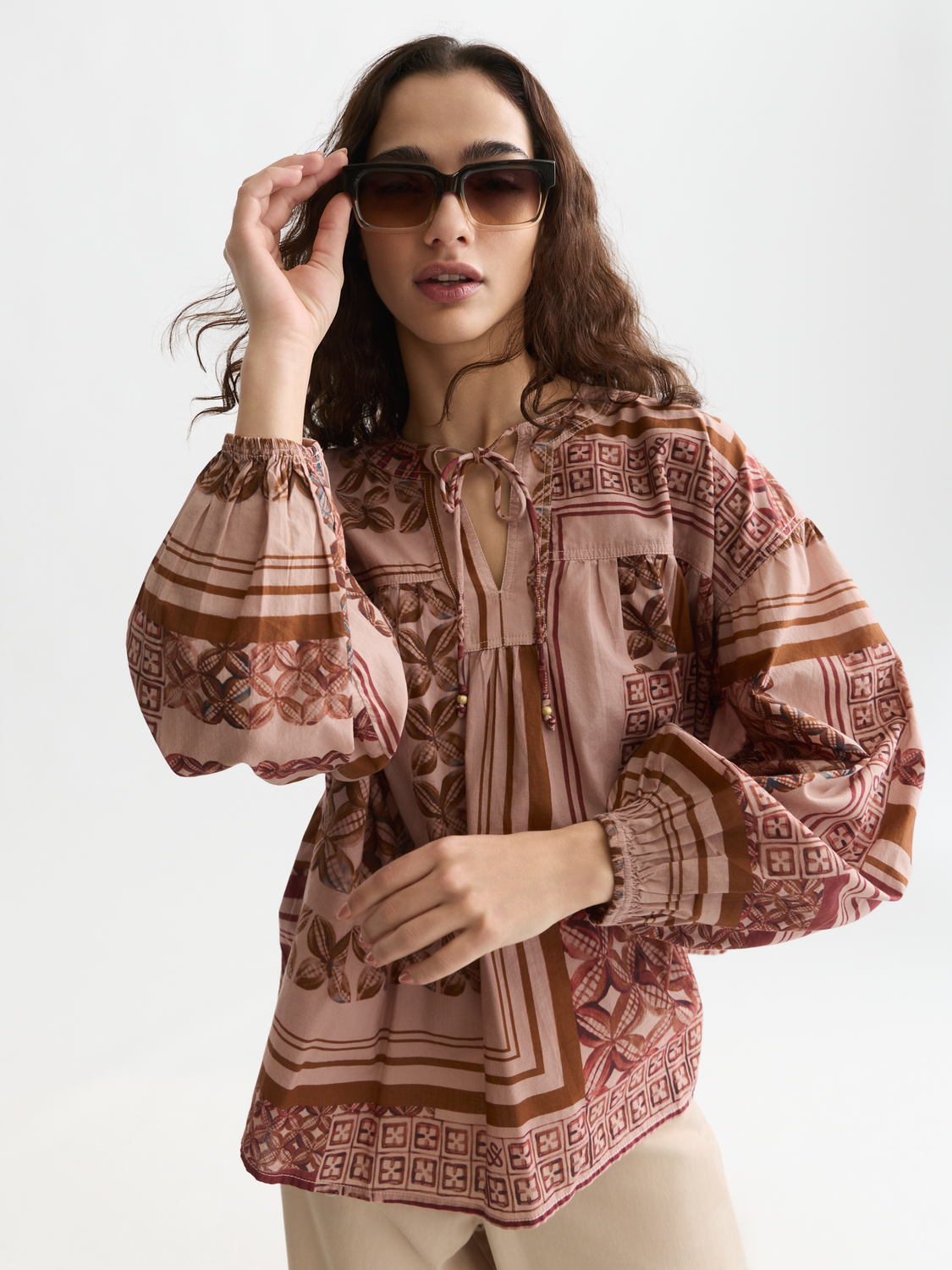 Foulard printed long-sleeved blouse