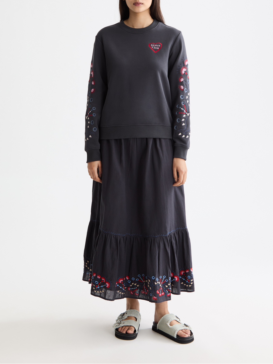 Embroidered regular sweatshirt