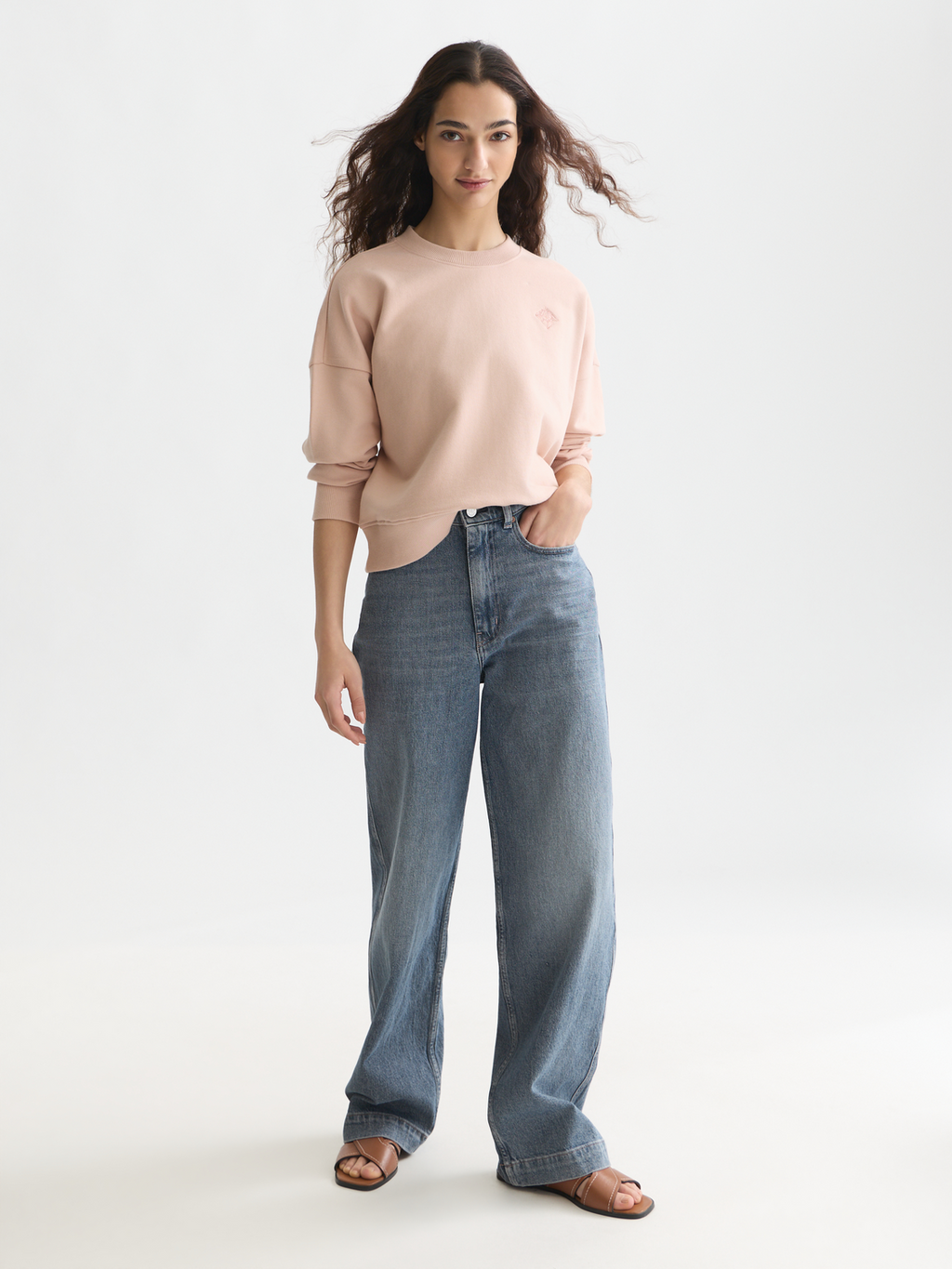 Embroidered logo relaxed sweatshirt