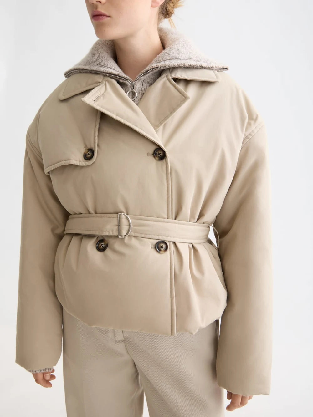 lightweight-padded-poplin-trench detail shot by Scotch & Soda
