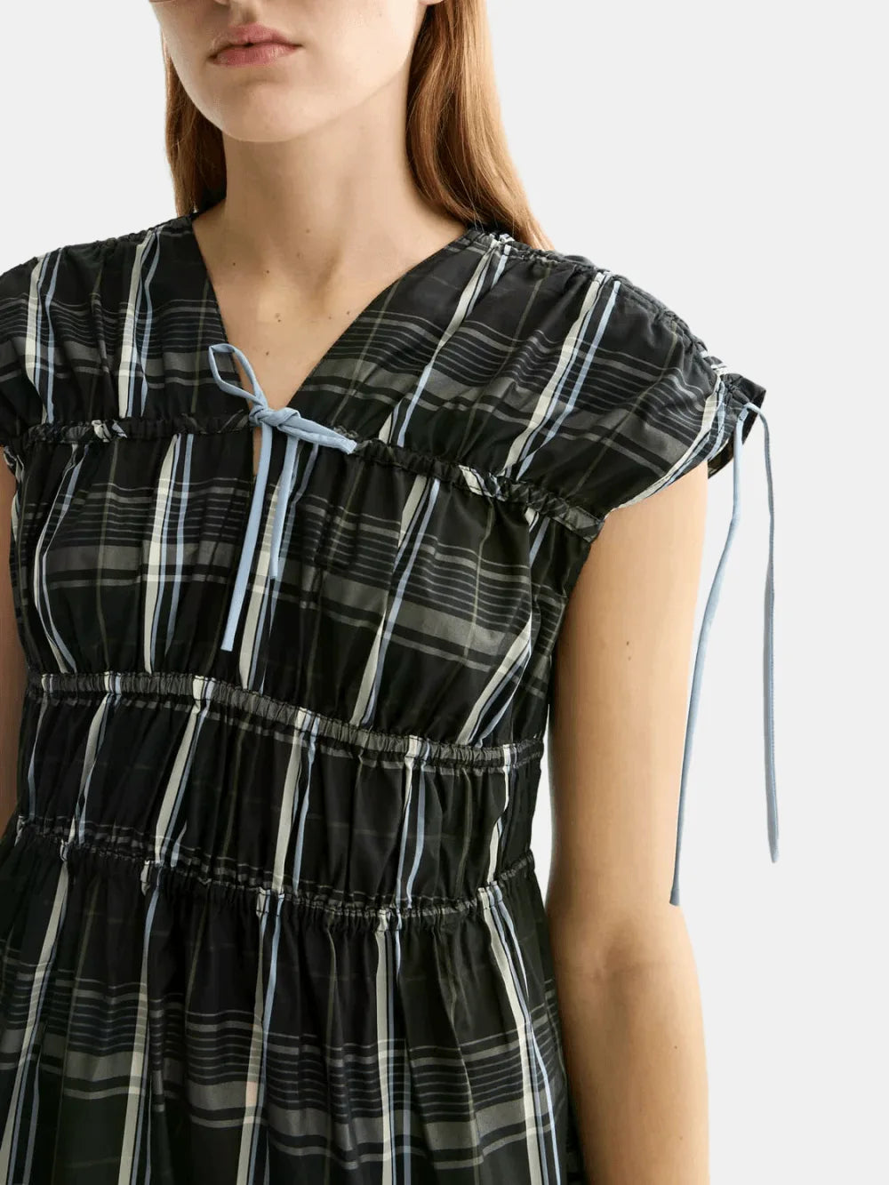 gathered-taffeta-midi-dress-with-tied-details detail shot by Scotch & Soda