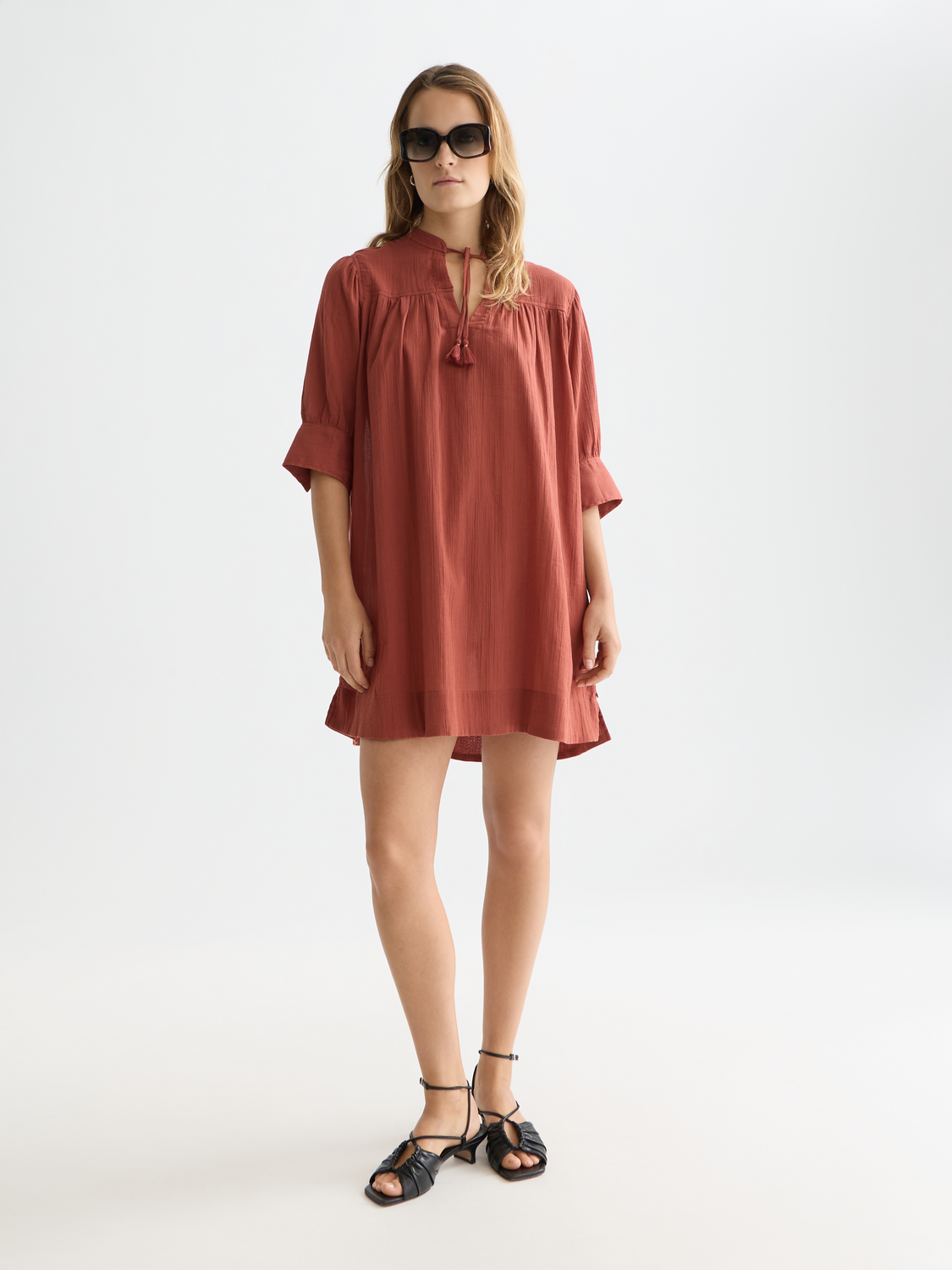 Mini gathered sleeve dress
