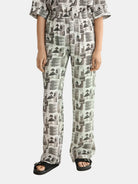mid-rise-wide-leg-elasticated-trousers side view by Scotch & Soda