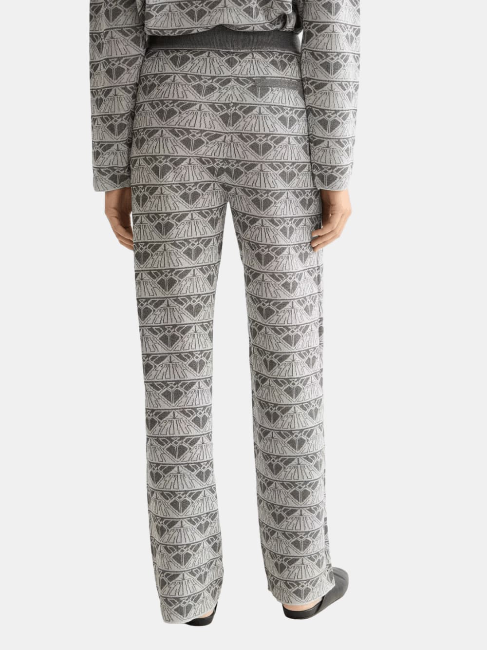 monogram-jacquard-knitted-trousers detail shot by Scotch & Soda