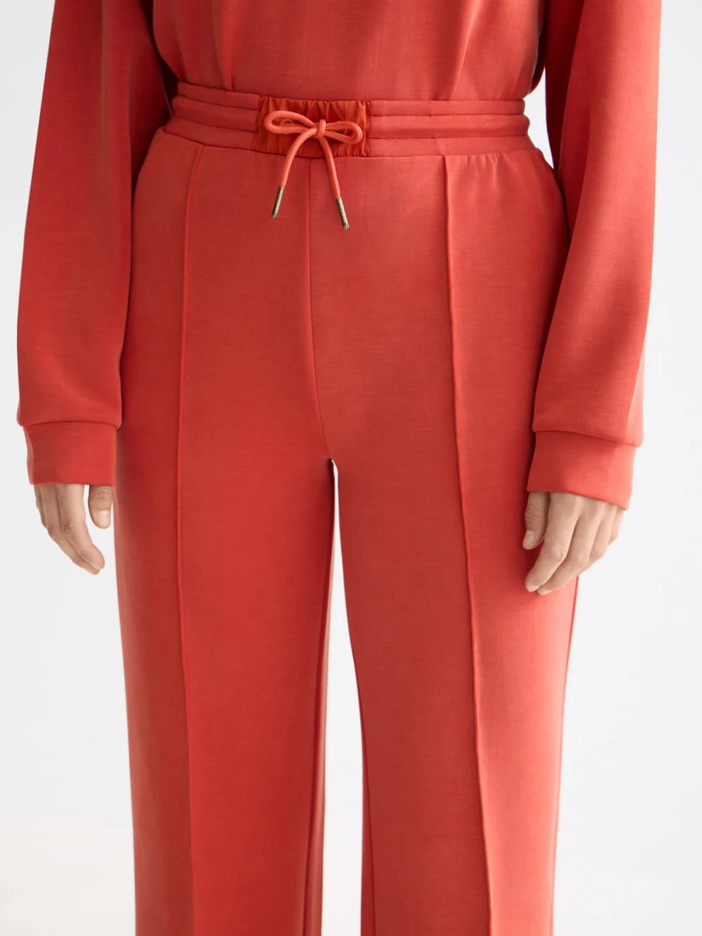 tencel-sweatpants detail shot by Scotch & Soda