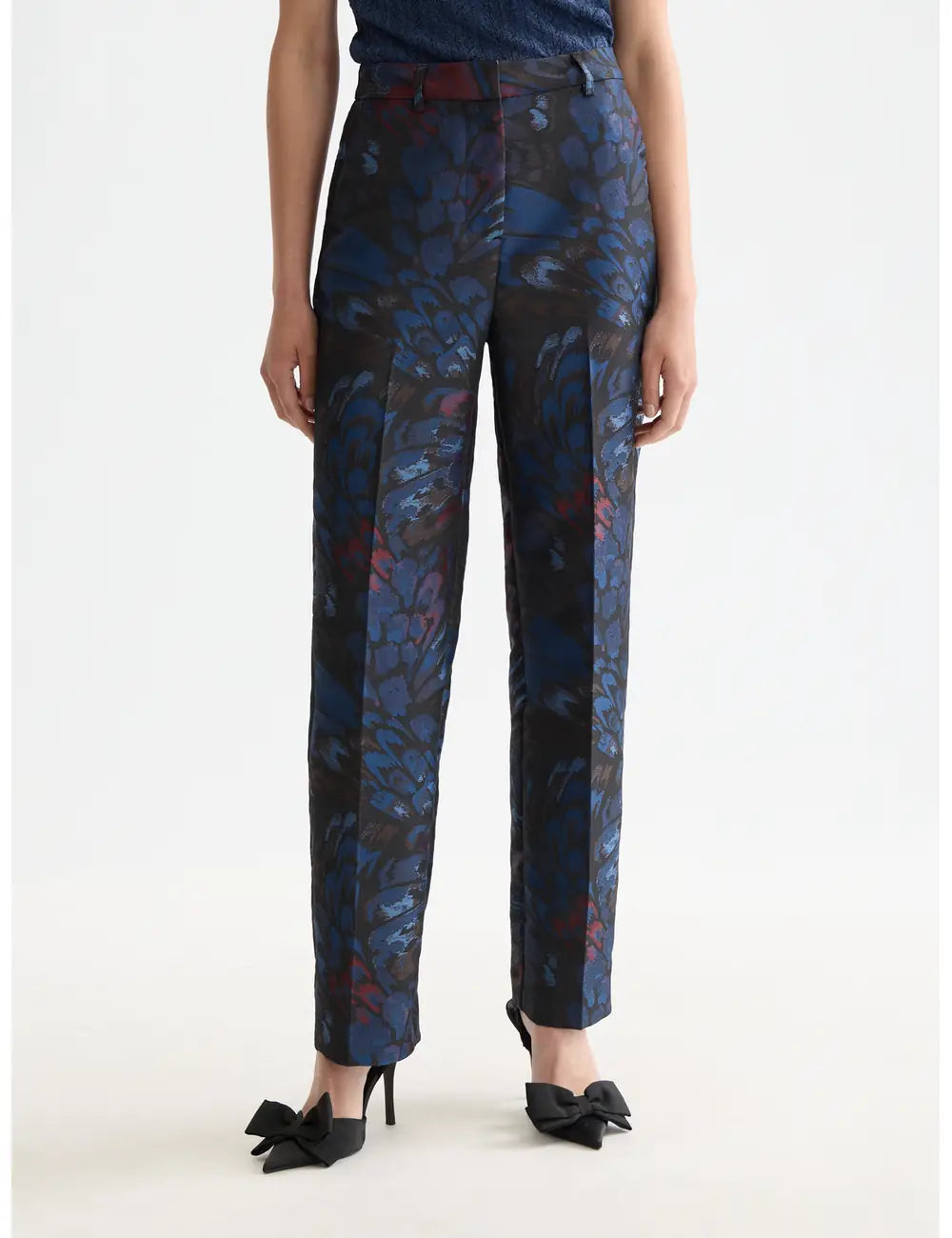 Ripple Jacquard Pant close-up on model showing fit and detail by Scotch & Soda