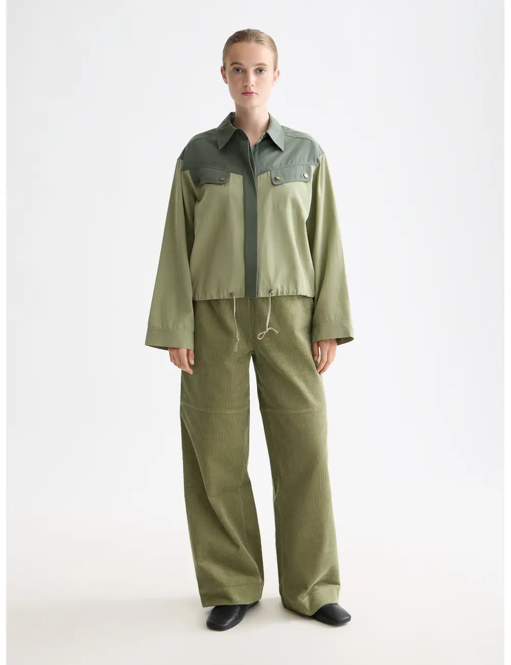 High Rise Wide Leg full model shot showing overall fit by Scotch & Soda