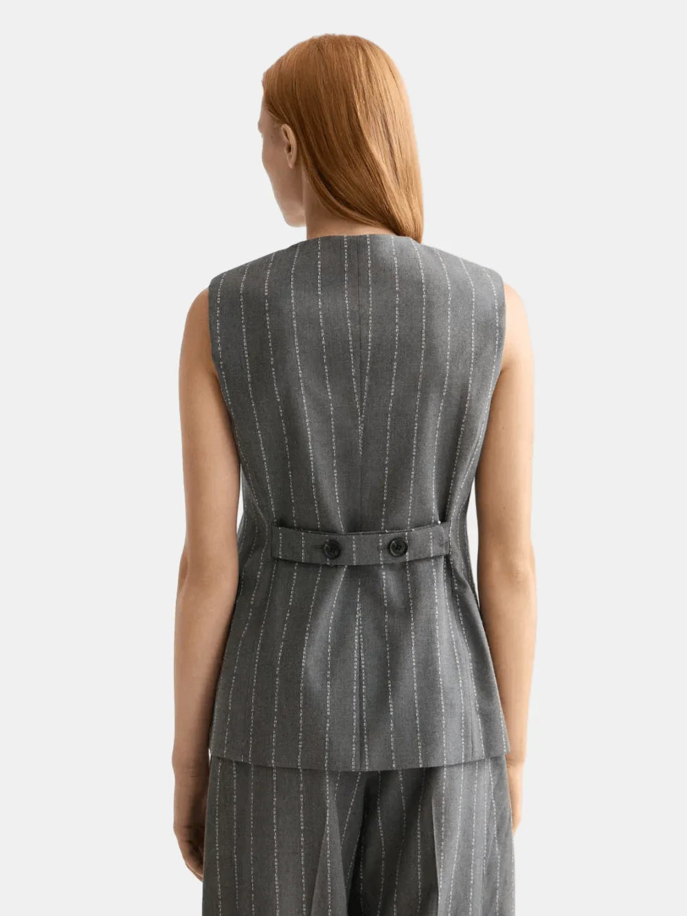 quinn-pinstripe-mid-rise-pleat-front-wide-leg-pant detail shot by Scotch & Soda