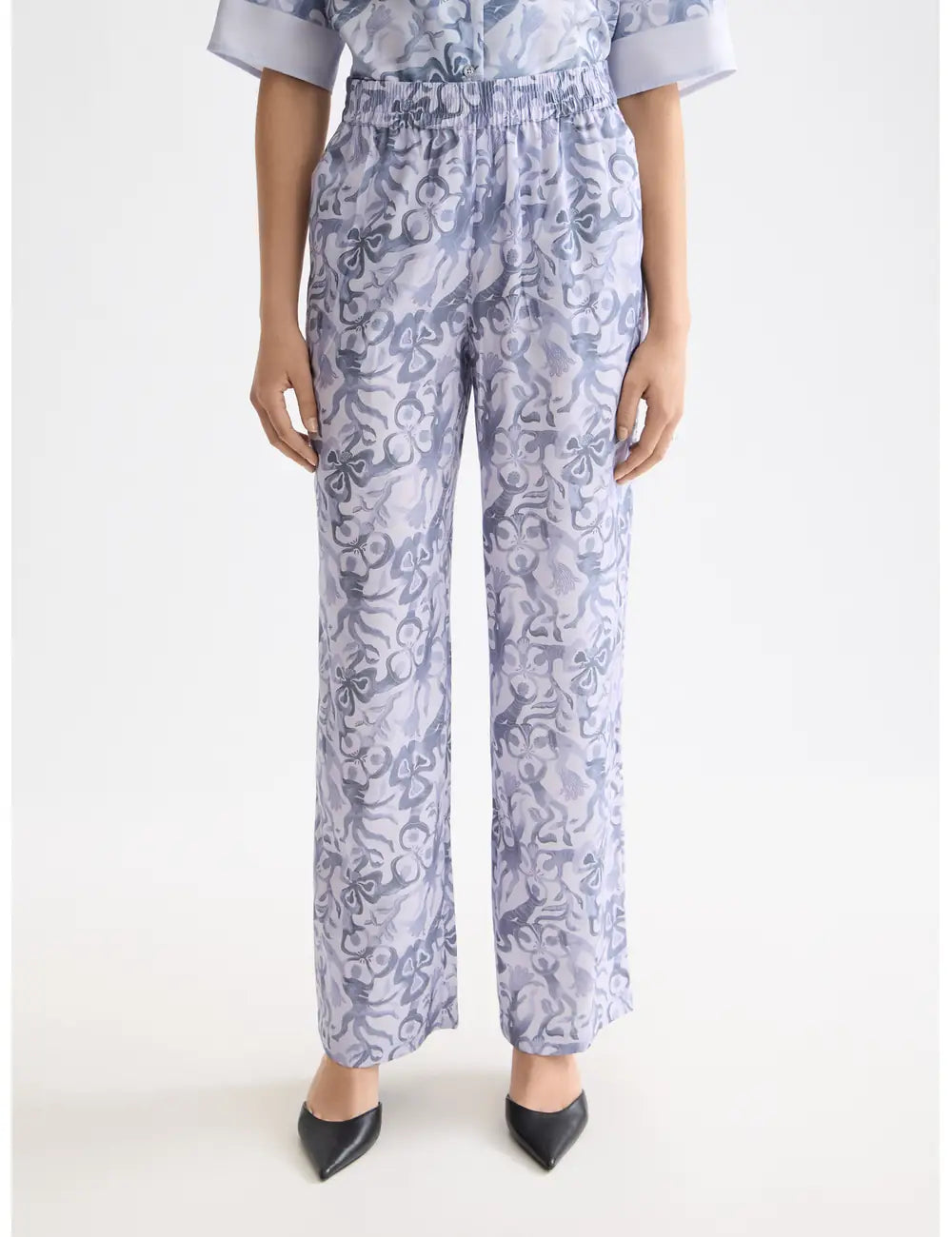 Wide Leg Trousers close-up on model showing fit and detail by Scotch & Soda
