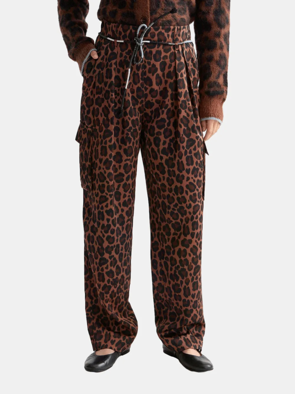 faye-high-rise-tapered-leg-satin-cargo-pant side view by Scotch & Soda