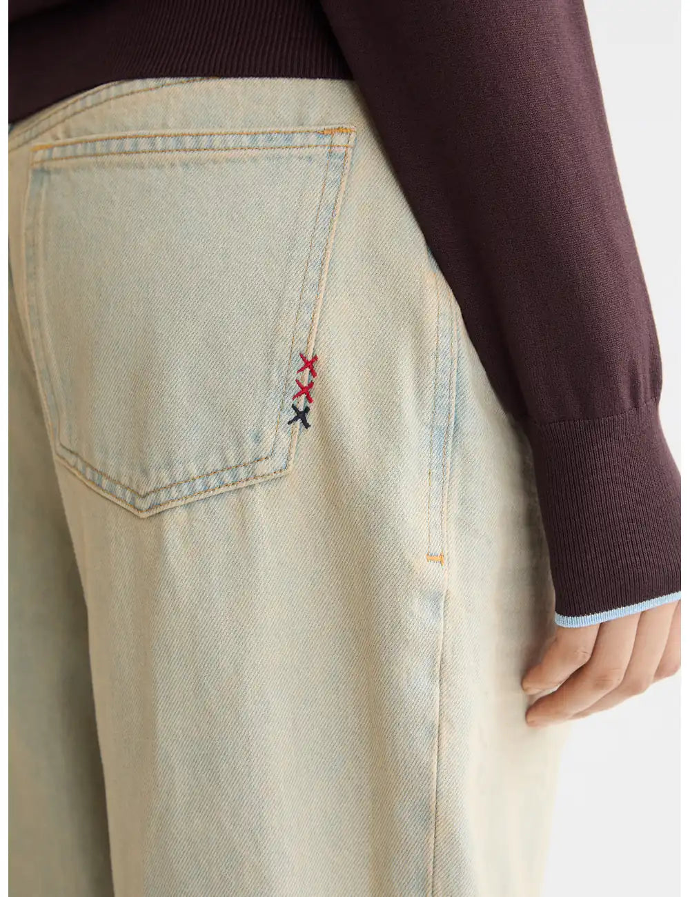 Deep Loose Fit Jeans detail view by Scotch & Soda