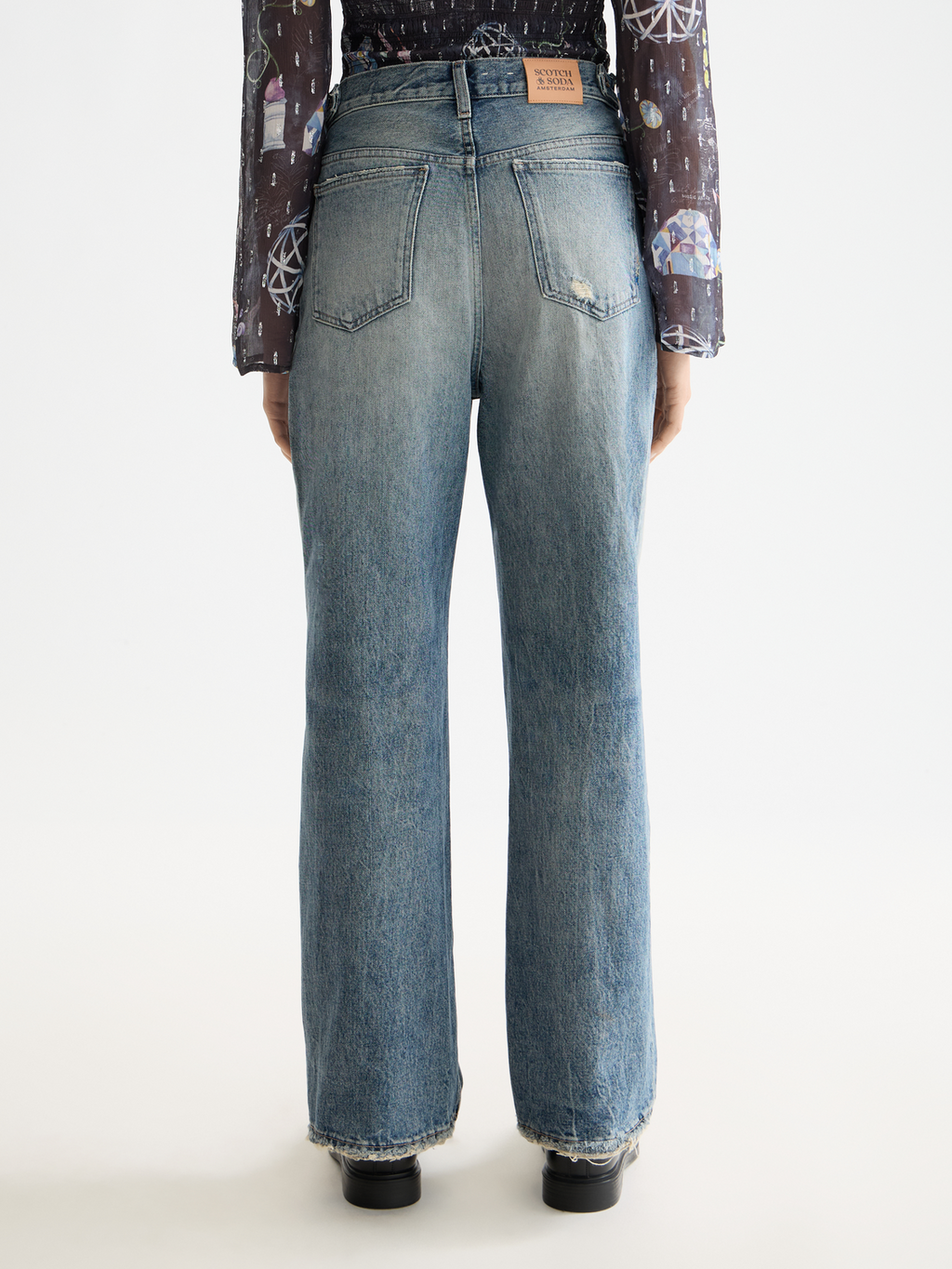 The Deep loose denim