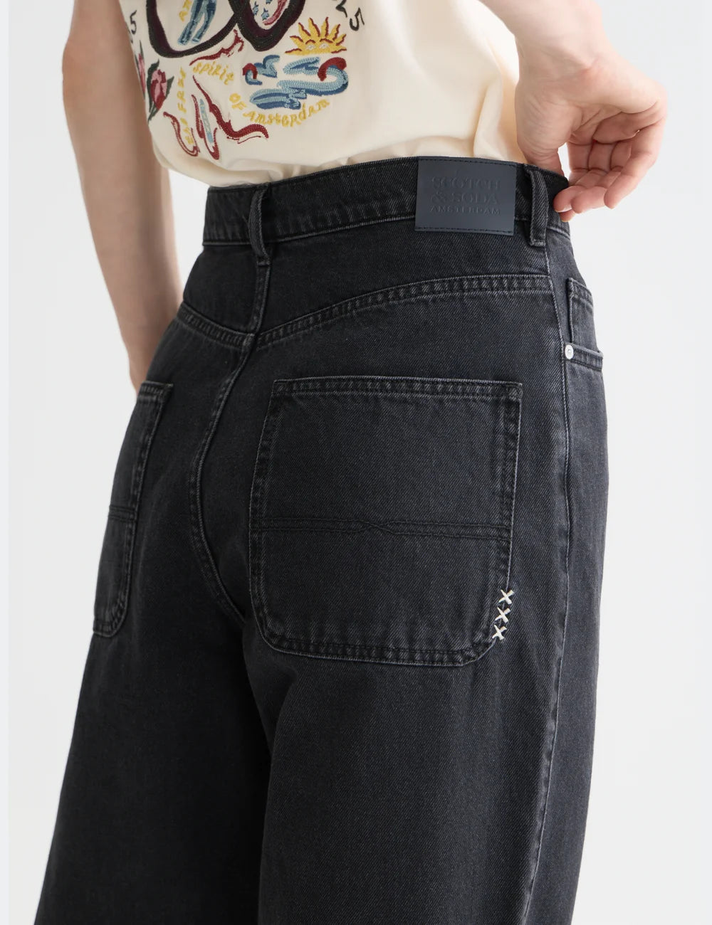 Raine High Rise Wide Leg detail shot of fabric and craftsmanship by Scotch & Soda