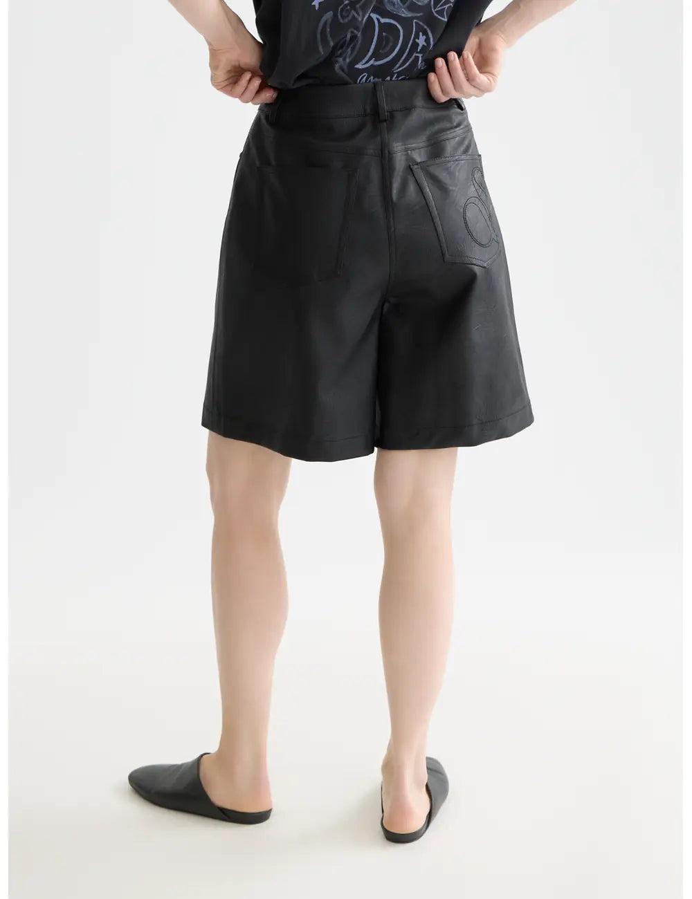 High Rise Faux Leather Short detail shot of fabric and craftsmanship by Scotch & Soda